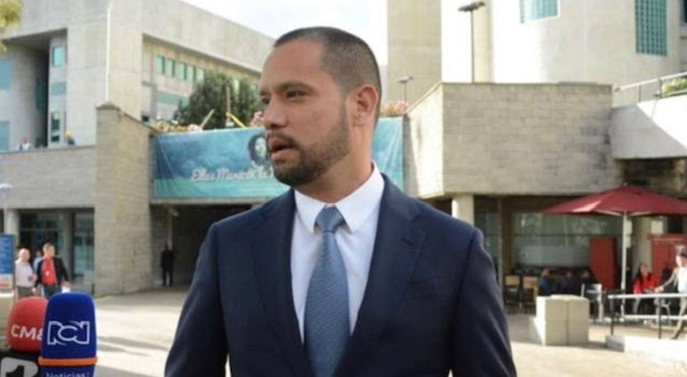 Juez envía a detención domiciliaria al abogado de Álvaro Uribe, Diego Cadena