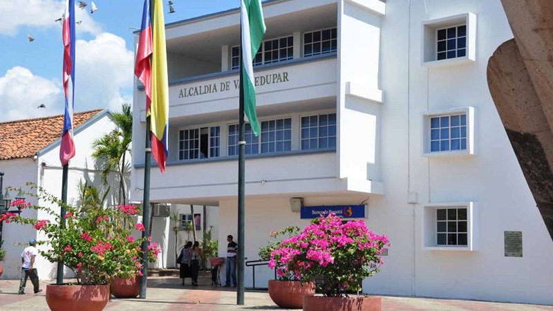 En medio de excavaciones para arreglar daño de gas, encuentran caja mortuoria en la Alcaldía de Valledupar