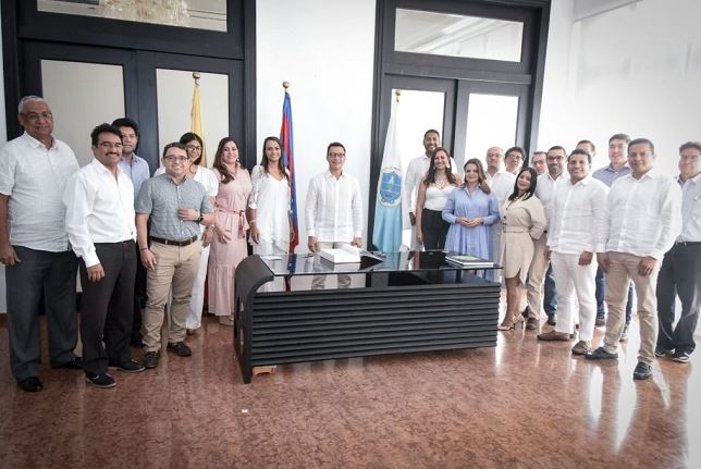 Renuncian todos los secretarios del gobernador Carlos Caicedo