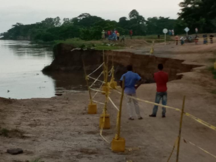Fuertes lluvias en Magdalena colapsaron vía e inundaron varias viviendas