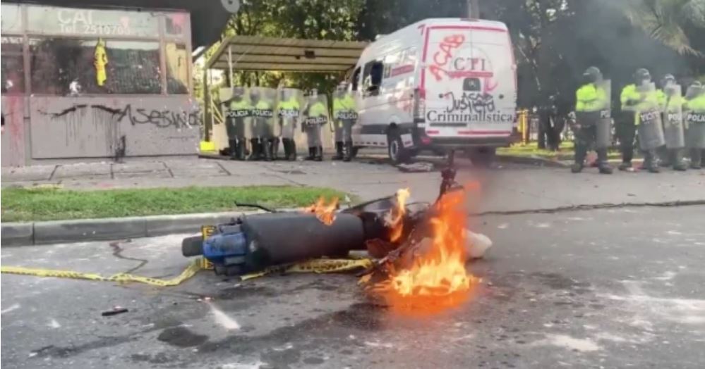 (En vídeo) Atacan CAI donde llevaron a abogado que murió tras abuso policial