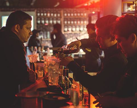 Alcaldía de Barranquilla define parámetros para reapertura de bares desde octubre