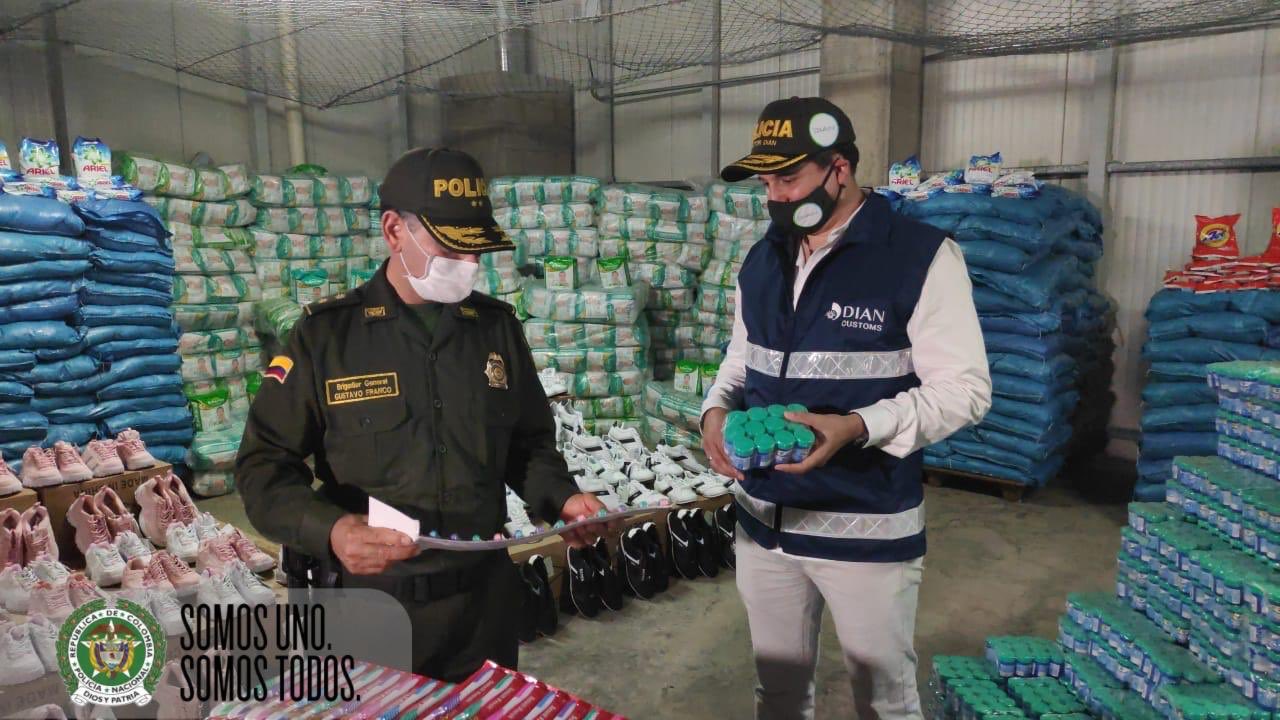Incautan tres contenedores cargados con medicamentos ilegales para tratar el Covid-19: se dirigía para Venezuela