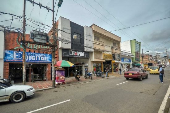 Delincuentes se llevan 34 millones de pesos de un almacén en Aguachica, Cesar