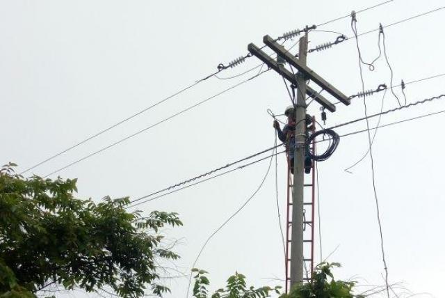 Menor de 12 años resultó gravemente herido tras caerle un cable energizado en Barranquilla