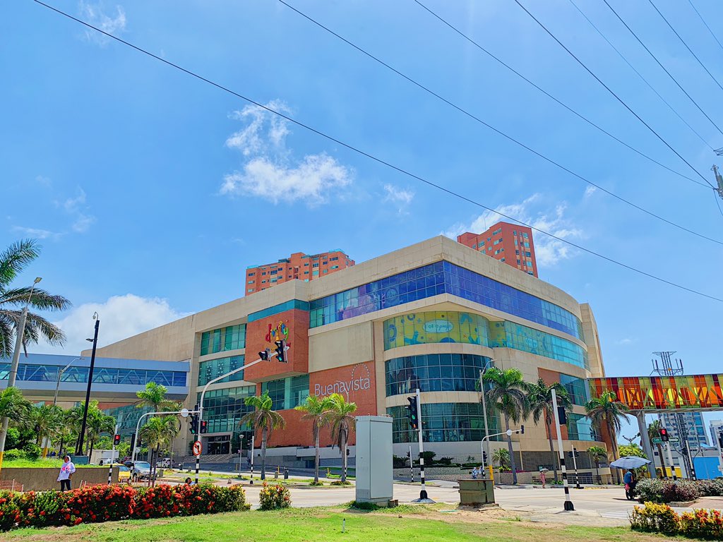 Sin portar ningún arma, ladrones robaron joyería en el norte de Barranquilla