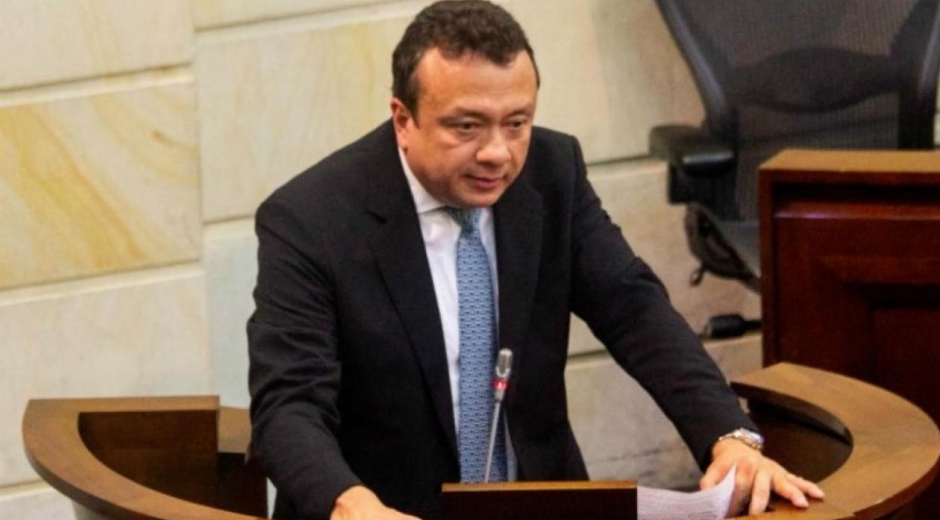 Procuraduría se opone a que juicio disciplinario al senador Pulgar pase a Comisión de Ética del Congreso