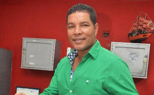 Compositor Juan Manuel Pérez sigue internado en una clínica de Barranquilla por afecciones urinarias