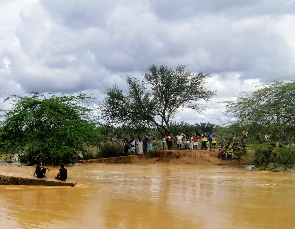 Hallan cuerpo de wayuú que fue arrastrado por el arroyo Chemerrein en Uribia