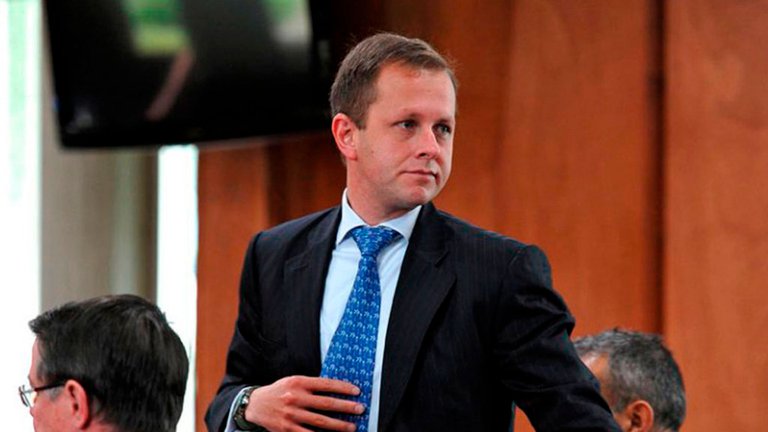 Autorizan permiso de salida de 72 horas al exministro Andrés Felipe Arias