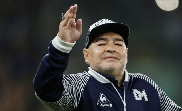 Operación de Maradona fue un éxito y ya se está recuperando