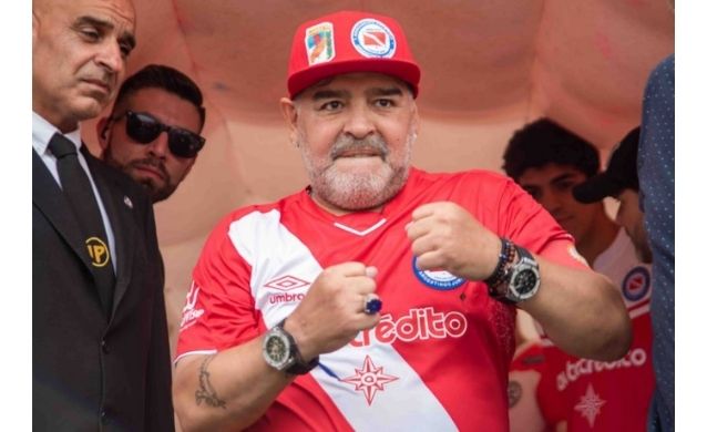 Diego Maradona será operado esta noche tras hallazgo de hematoma en su cabeza