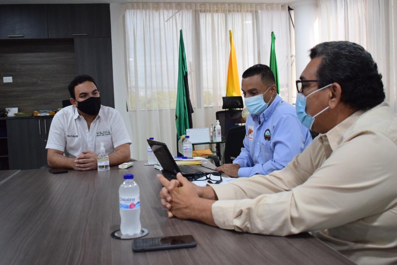 Alcalde de Barrancas se reunió con presidente y negociador de Sintracarbón