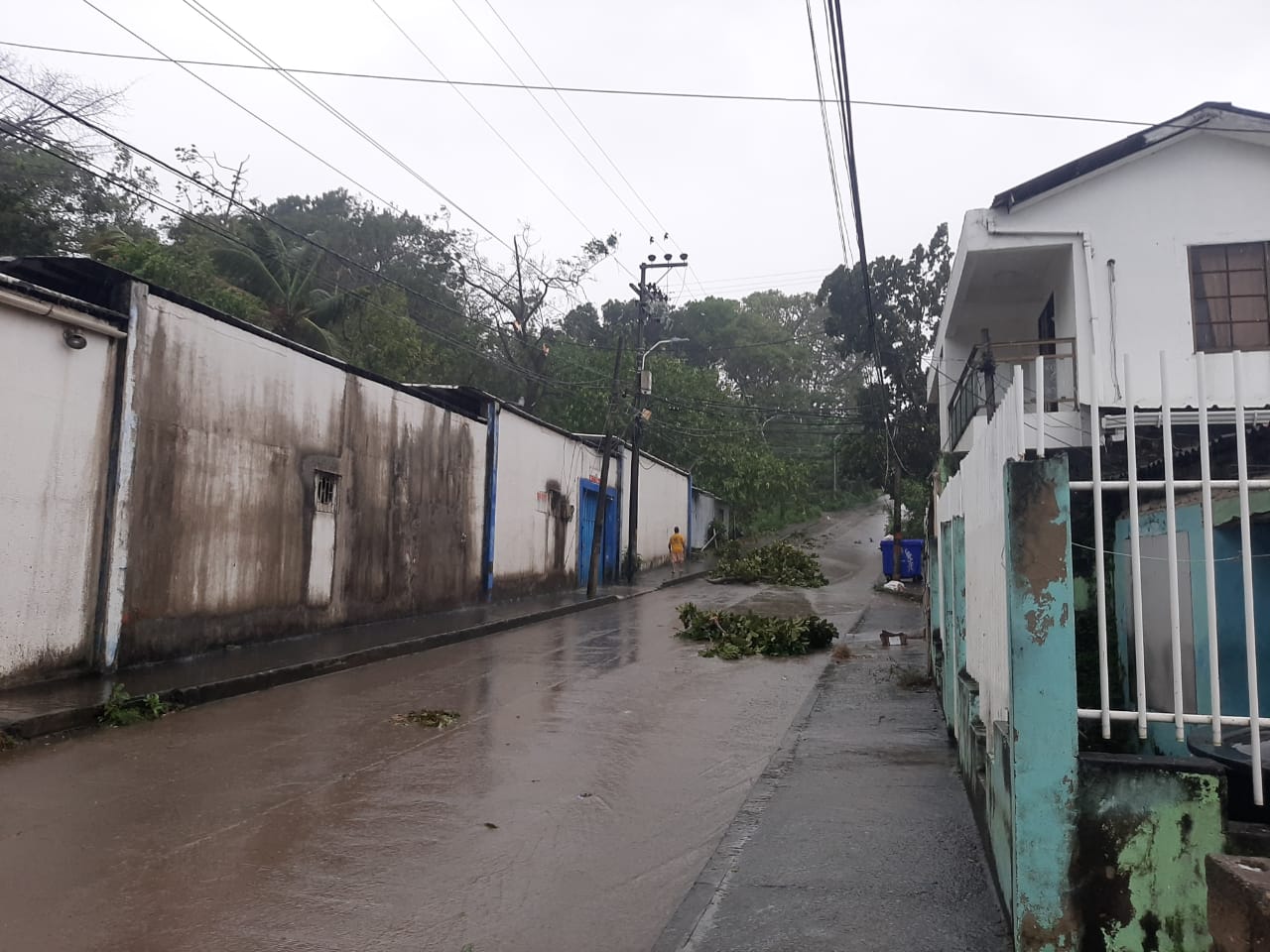 Huracán Iota subió a categoría 5 tras su paso por San Andrés: dejó muchas viviendas afectadas