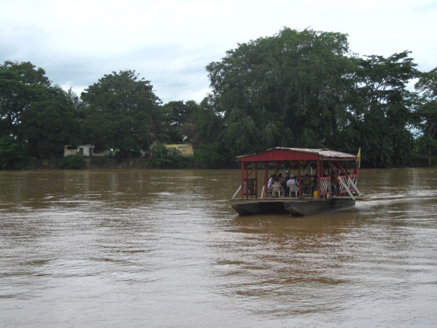 Autoridades restringen acceso de bañistas al río Sinú
