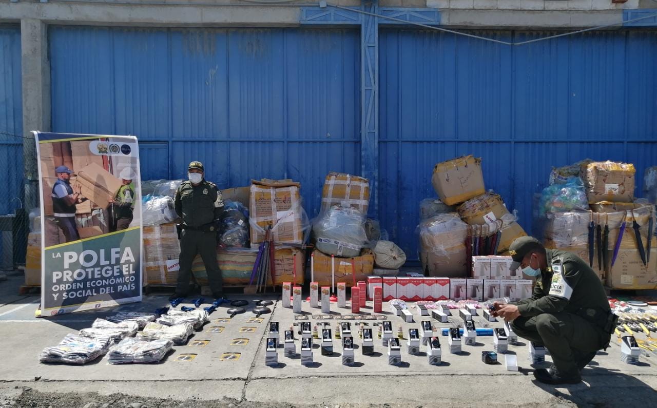 Polfa incautó cargamento ilegal de cacharrería, avaluado en más de $668 millones, en la vía Distracción – Cuestecita