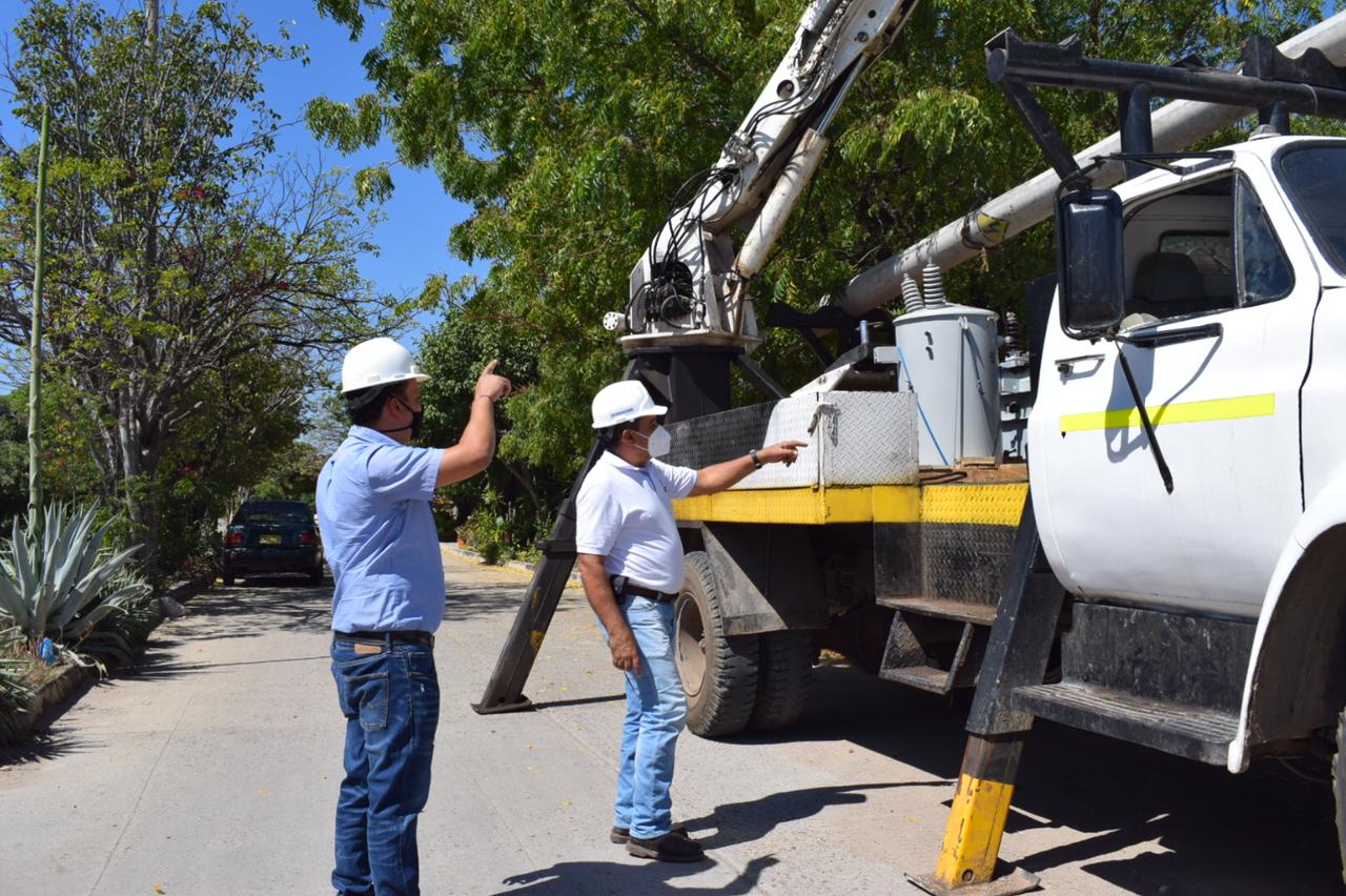 Alcaldía de Barrancas reinicia labores en sistema de distribución eléctrica