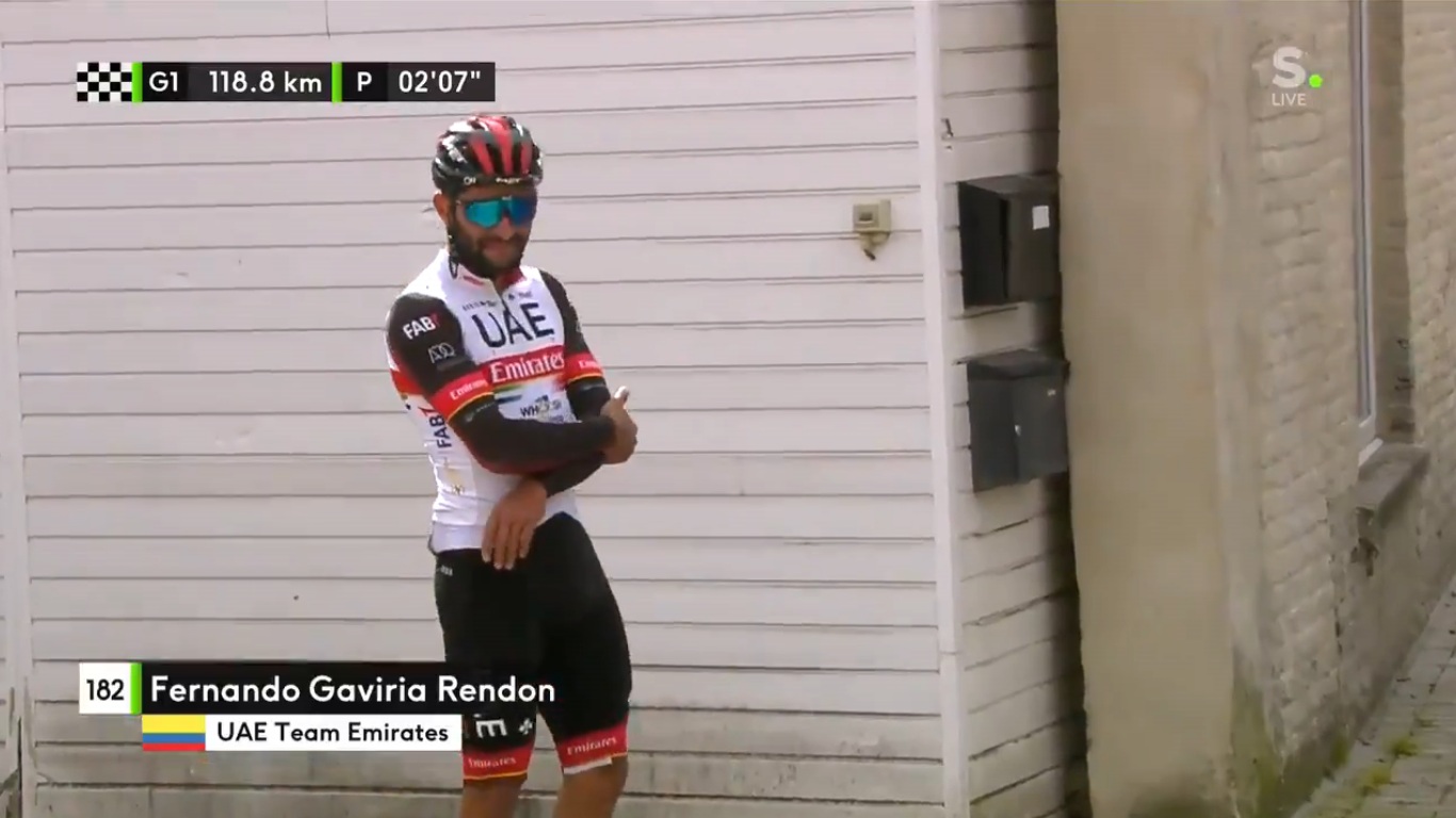 Fernando Gaviria sufre caída durante carrera en Bélgica. Le tocó abandonar