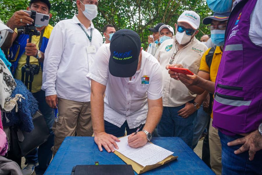 Comunidad levanta protesta en el sector de El Gauchal, tras anuncio de soluciones del gobernador Héctor Olimpo Espinosa