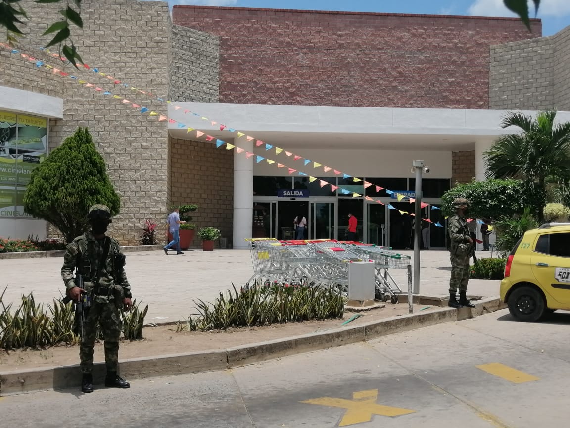 Ejército se tomó las calles de Riohacha para la protección en los establecimientos comerciales