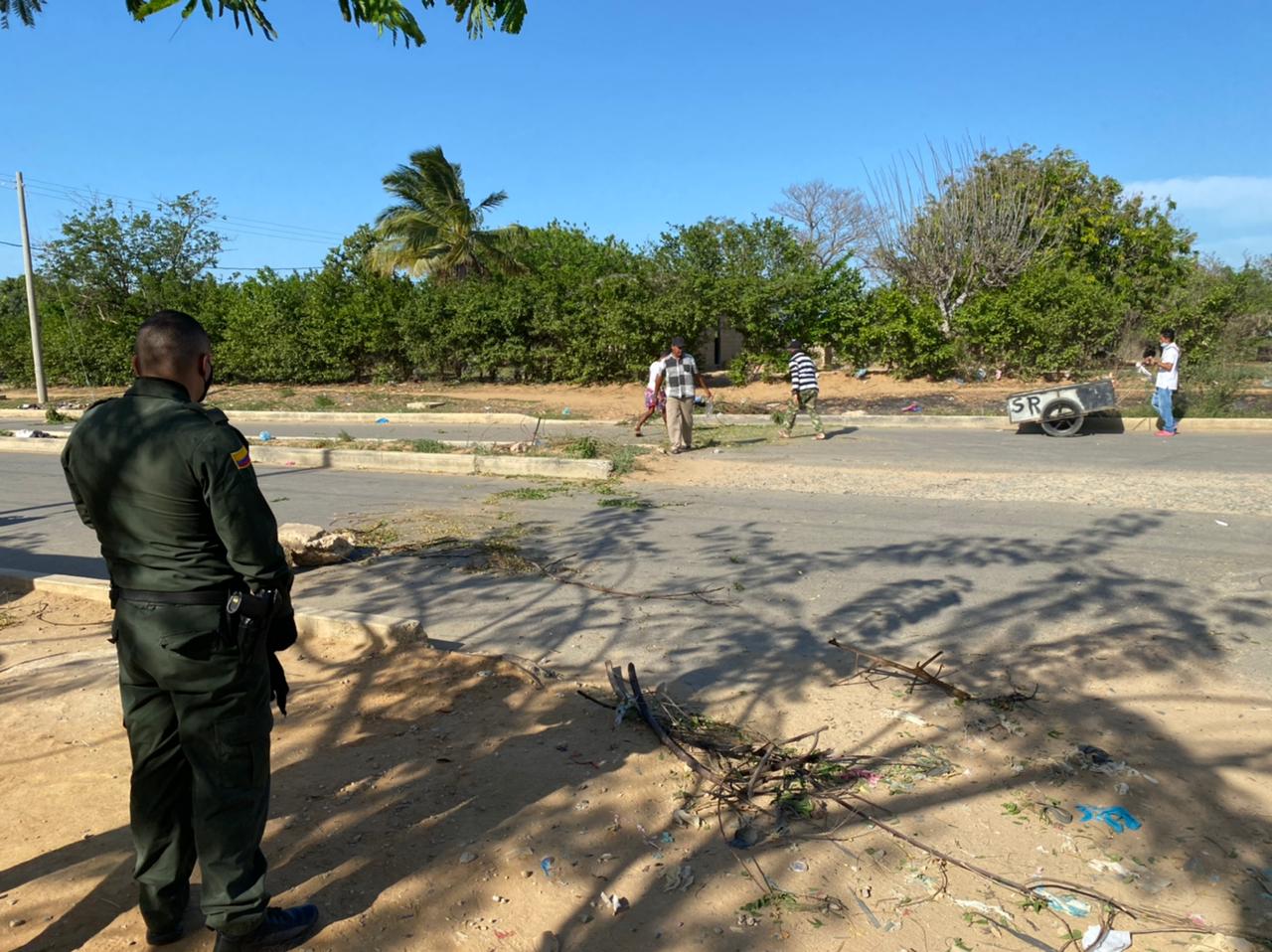 Comuna diez de Riohacha sin agua: residentes se tomaron la vía