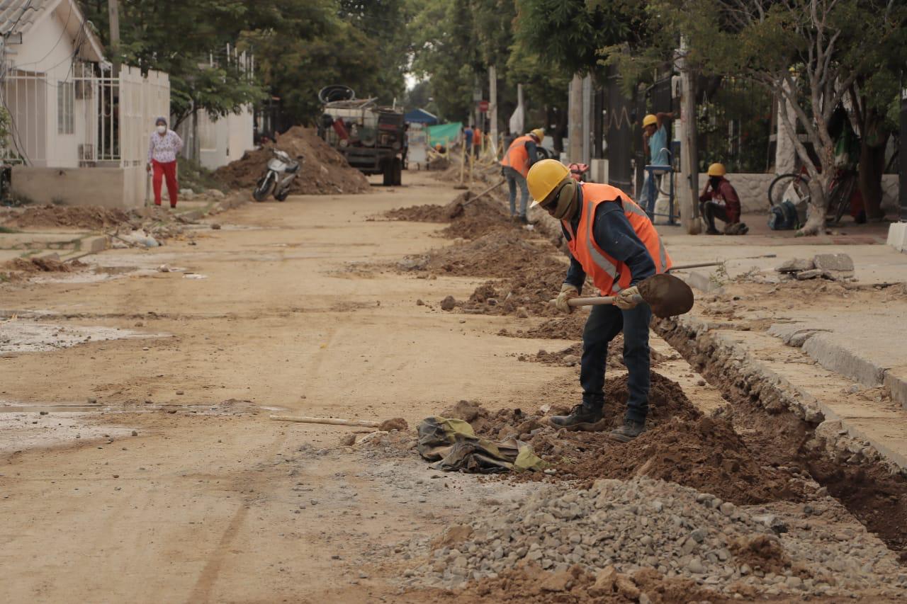 Alcalde de Riohacha inspecciona avance de la obra de reposición de redes de acueducto en el Distrito