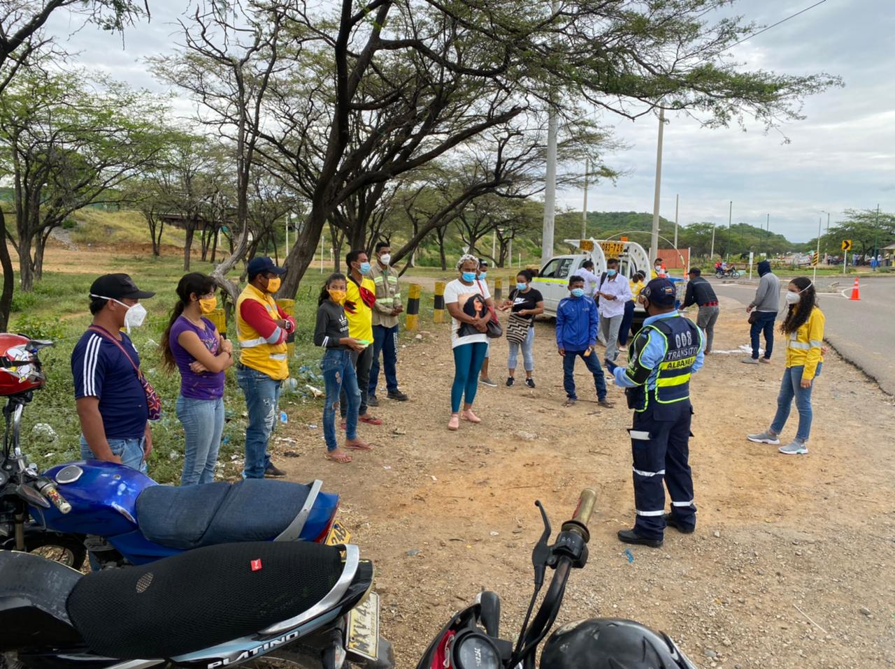 Tránsito de Albania traza estrategias para mejorar la movilidad en los alrededores de Cerrejón