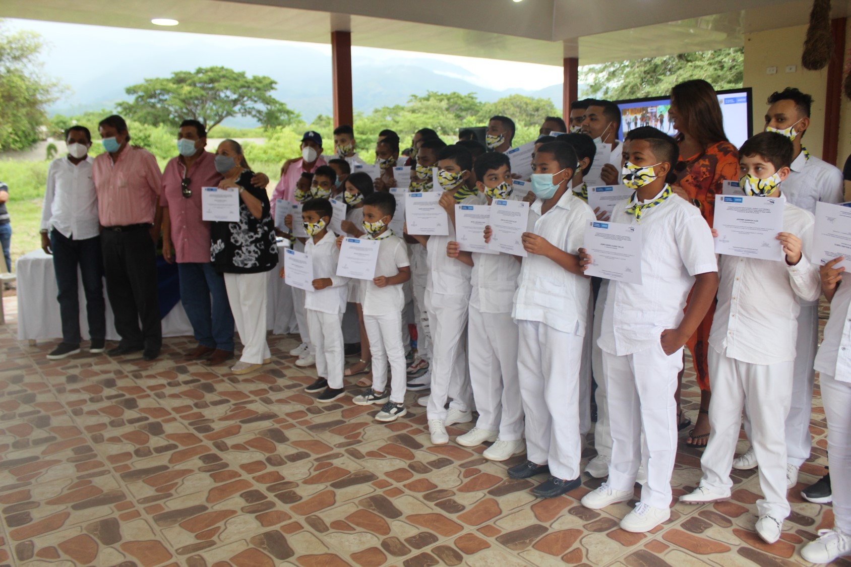 Entregan oficialmente proyecto de responsabilidad social y certificaciones a niños, niñas y adolescentes de ‘Semillas villanueveras’