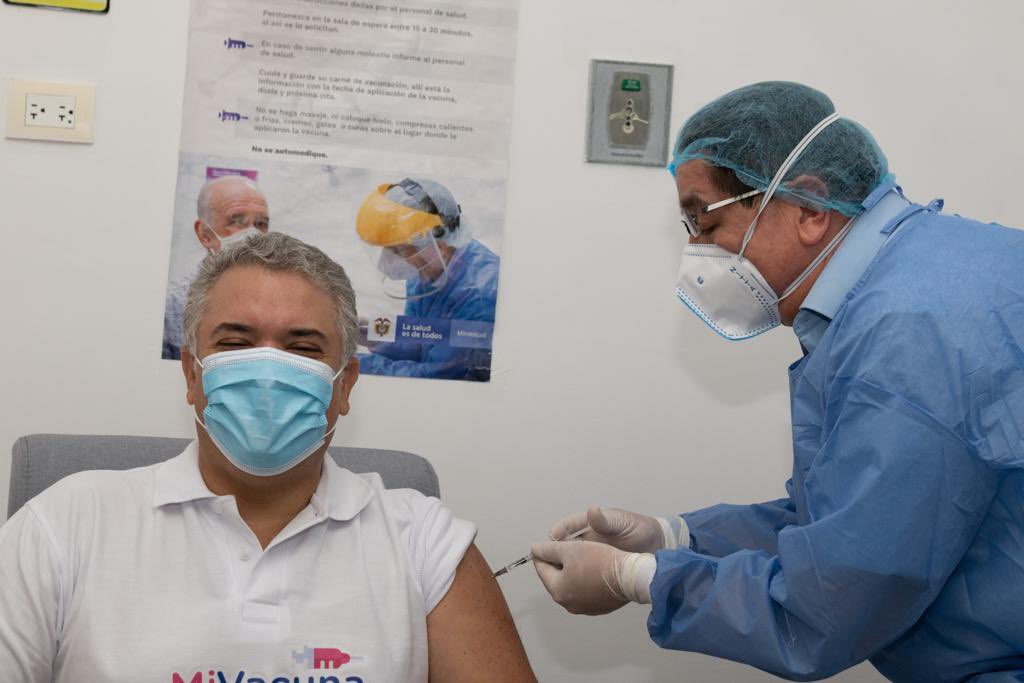Presidente Duque recibió la segunda dosis de Pfizer contra el Covid-19