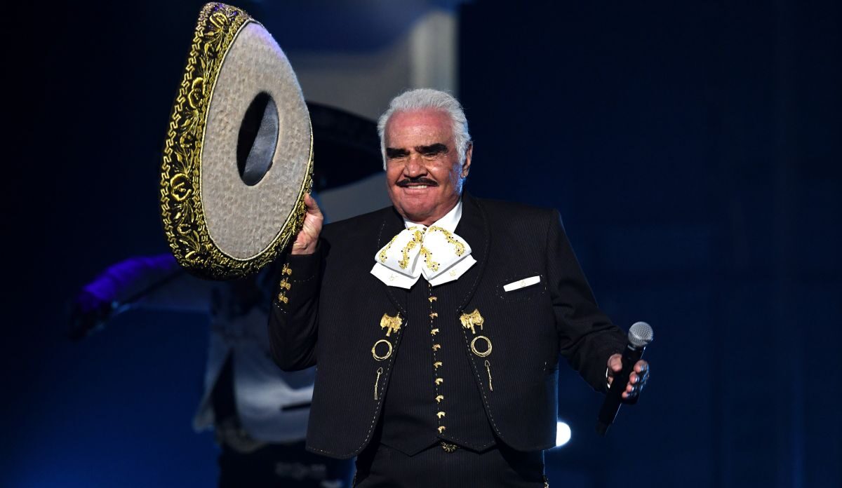 Hospitalizan de emergencia a Vicente Fernández