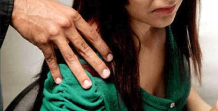 Profesor de educación física y su esposa habrían abusado sexualmente de 9 niñas