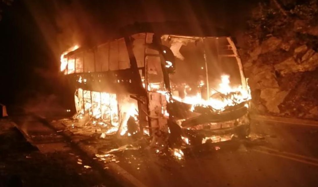 Sujetos armados incineran bus en Río de Oro, Cesar