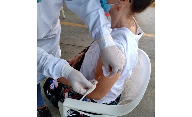 Desde este jueves, aplican segunda dosis de vacuna de Pfizer en La Guajira