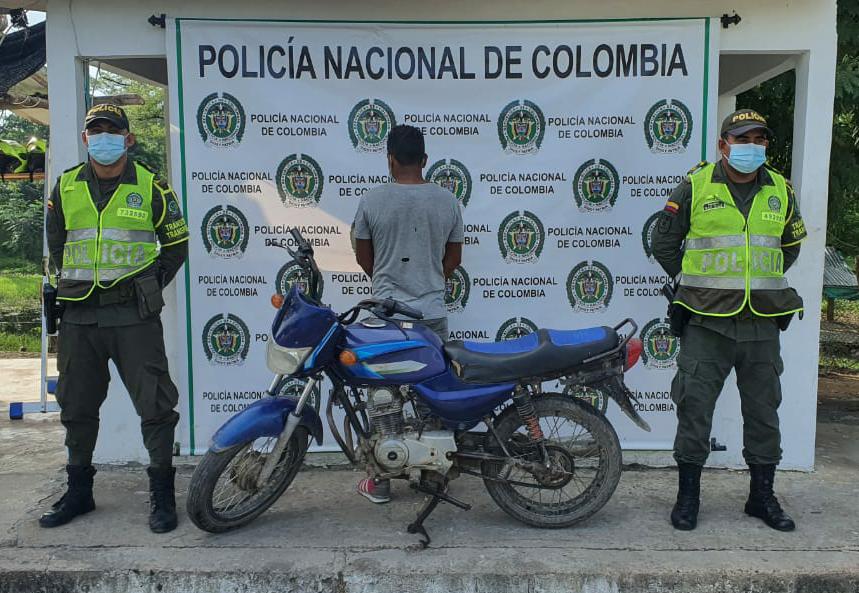 Setra capturó a sujeto por falsedad marcaria y recupera una motocicleta, en San Juan del Cesar
