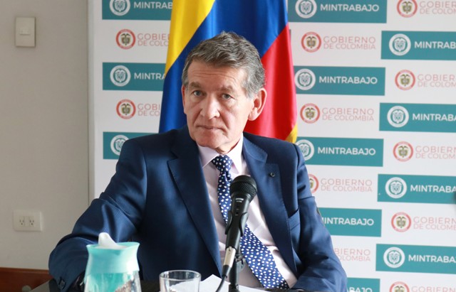 Anuncian mesa de concertación para negociación al salario mínimo del 2022