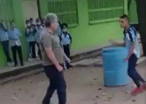 Docente y estudiante se van a los golpes en colegio de Sincelejo