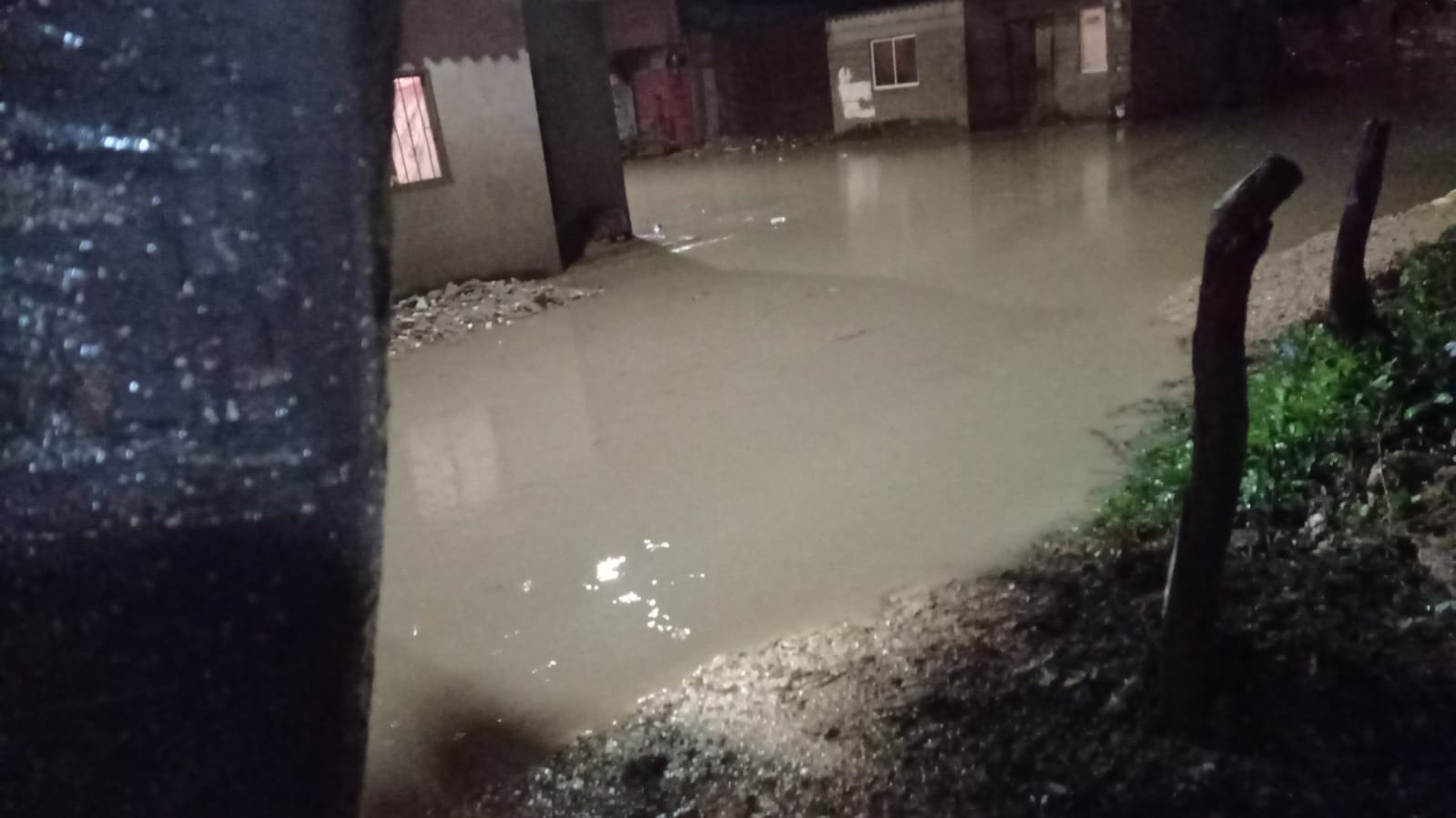 Denuncian colapso en el sistema de alcantarillado en el barrio Nuevo Horizonte de Riohacha