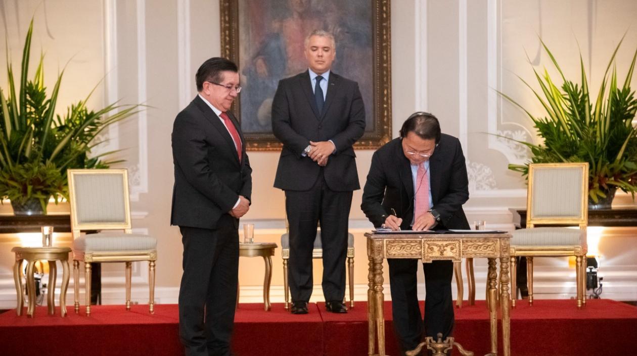 Gobierno firma memorando de entendimiento con Inovio para producir vacunas en el país