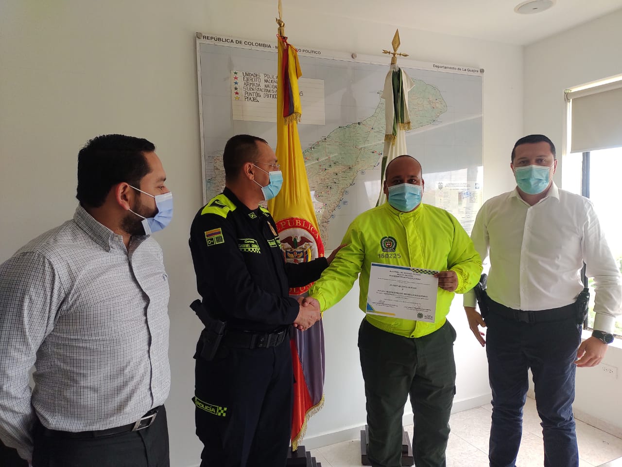 Reconocimiento al patrullero Roger Mendoza Mazennett
