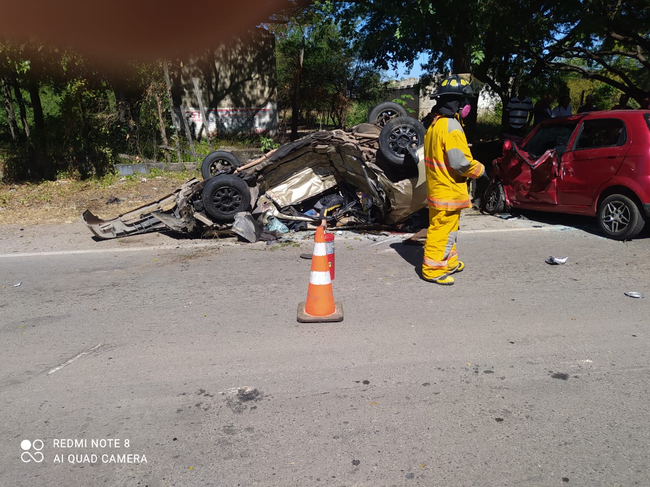 Suben a cuatro las muertes por choque de dos carros en la vía Fonseca – Barrancas