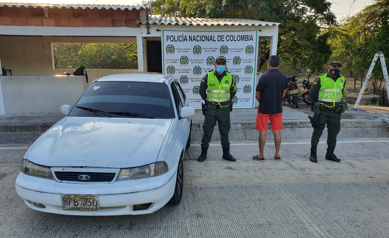 Detenidos por portar documento falsos, movilizarse en vehículo robado, y se incautó una granada