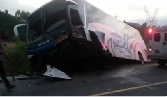 Choque de bus contra carro particular dejó dos muertos en Cesar