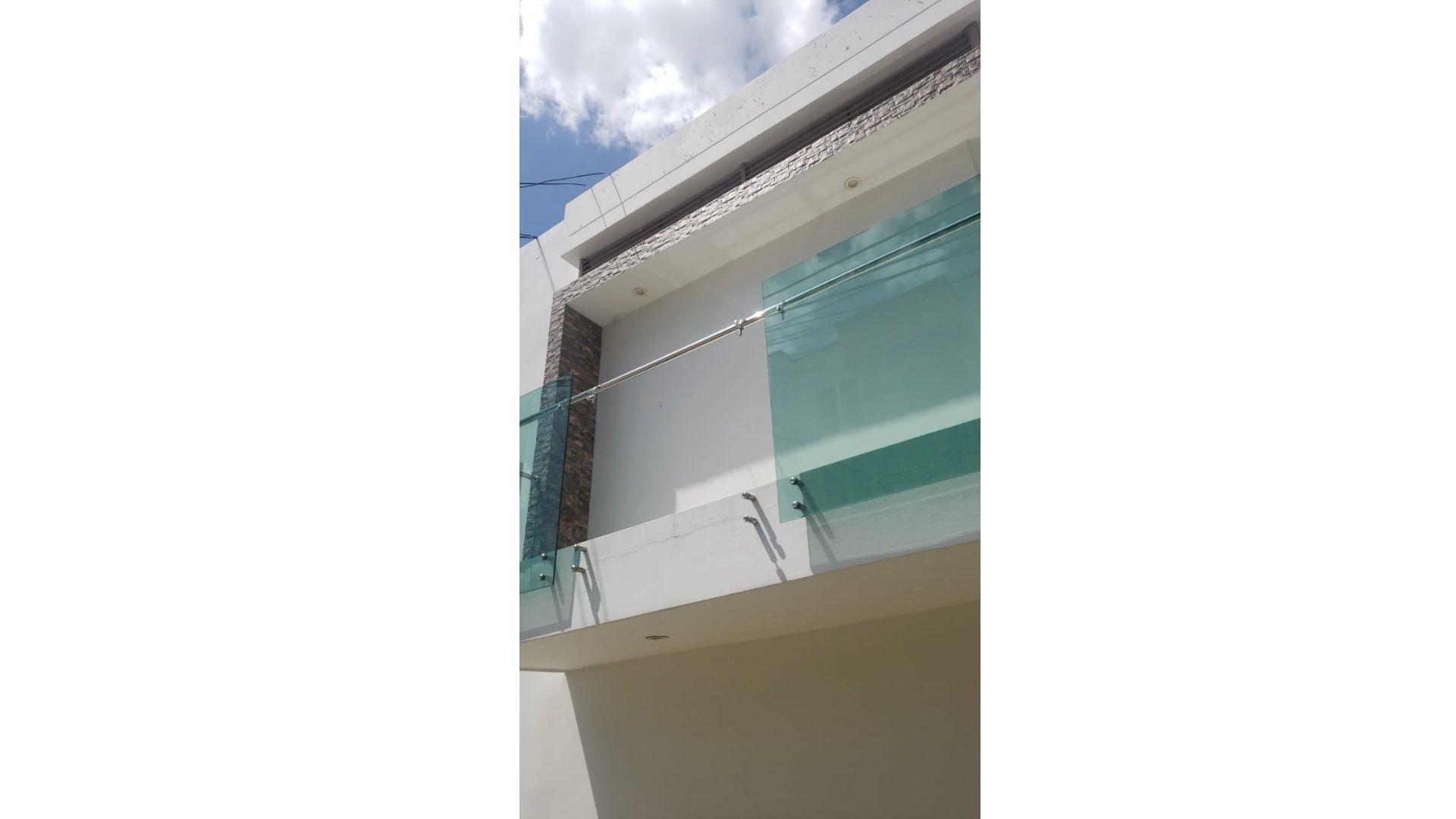 Levantan a piedra casa de la periodista Lina Fuenmayor Mejía en Riohacha