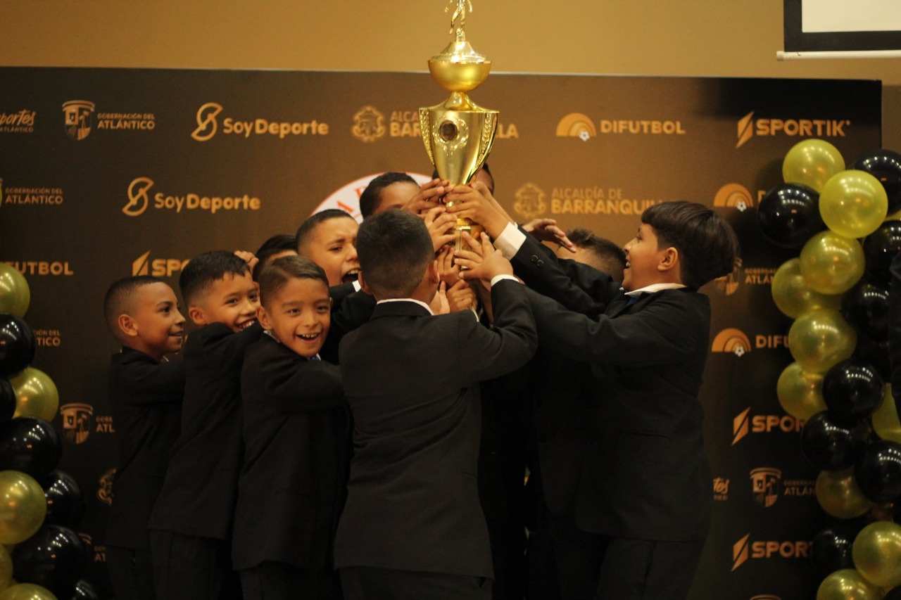 La Liga de Fútbol del Atlántico premió a los mejores del 2021