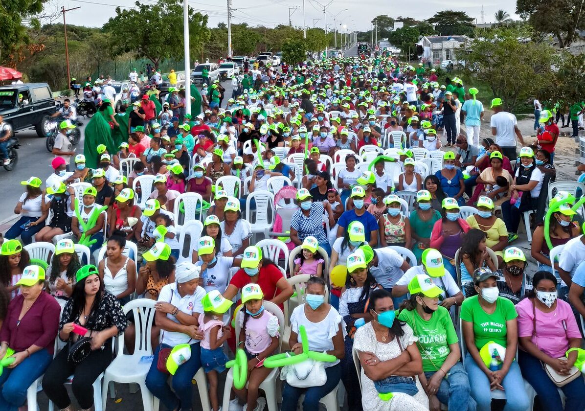 Cerca de 3.000 mujeres acompañaron a ‘Pinina’ en su cierre de campaña en Riohacha