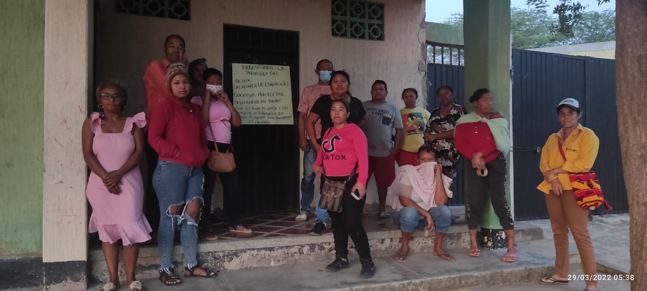 Protesta en zona rural de Fonseca por mal estado de un colegio