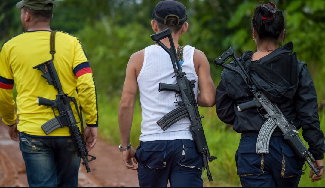 Disidencias de las Farc asesinaron tres personas y hurtaron tres camionetas