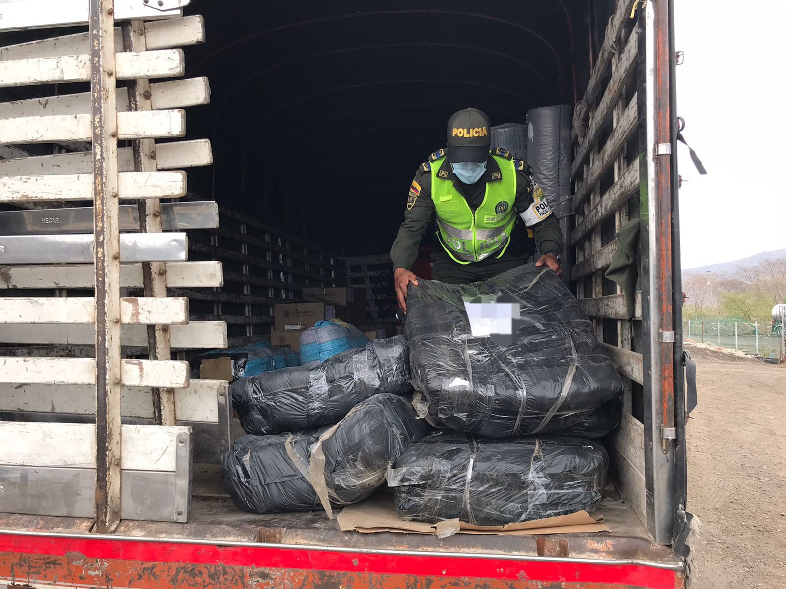 Más de 80 millones de pesos en tapabocas fueron decomisados en las vías del sur de La Guajira por la Polfa