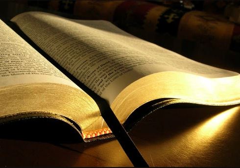 ¿Qué significa hablar, gobernar y caminar sobre la vía de la justicia en la Biblia?
