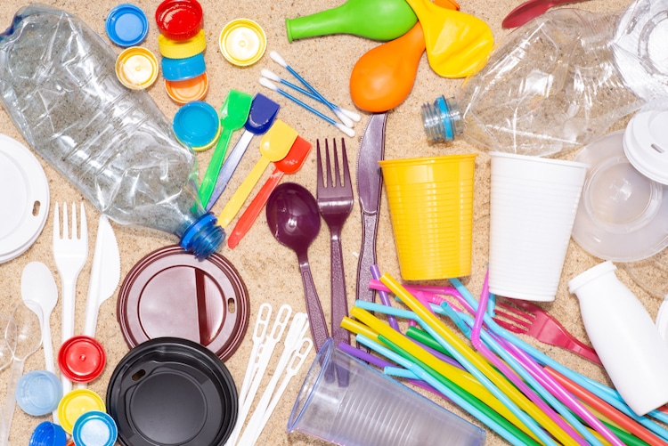 Congreso aprobó el proyecto que prohíbe la fabricación, importación y comercialización de plásticos de un solo uso